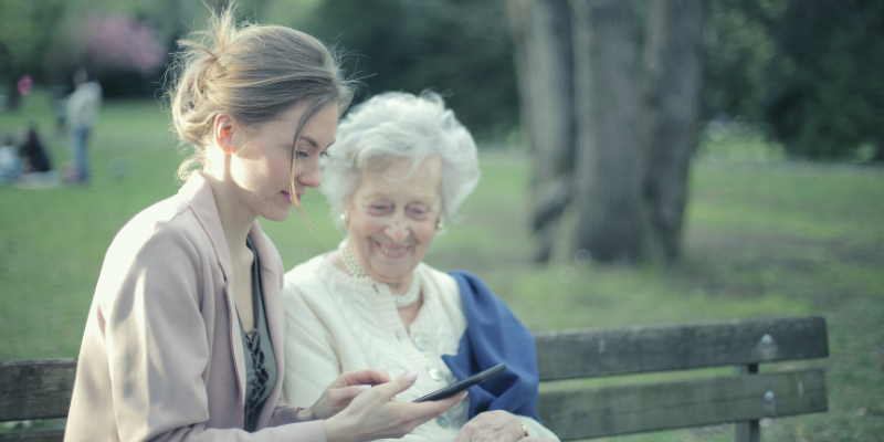 Servicios de cuidados de adultos mayores-First by Mobile